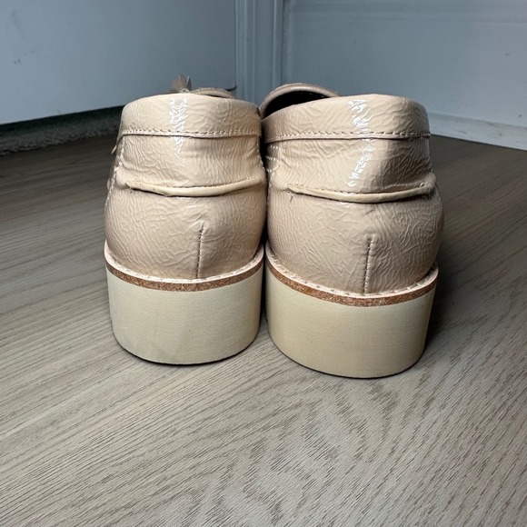 Donald Pliner Haarlem Platform Loafers 8 Beige/Blush Perforated Patent Leather - Picture 7 of 8